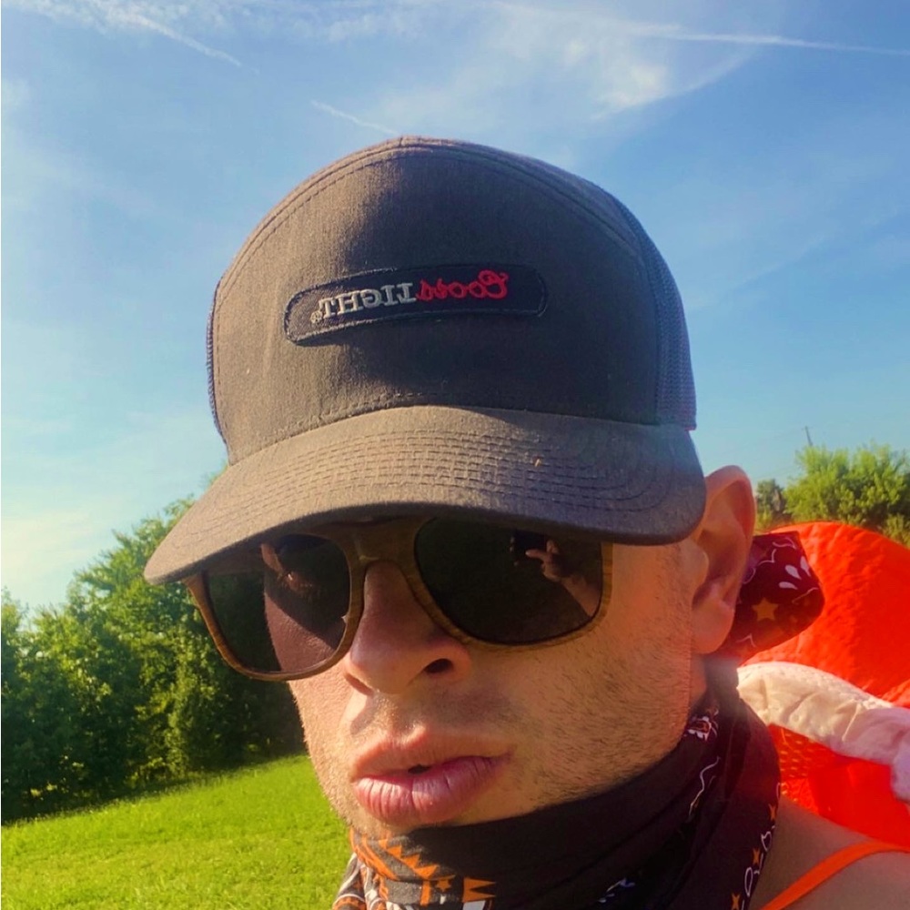 Meet your Posher, Ethan